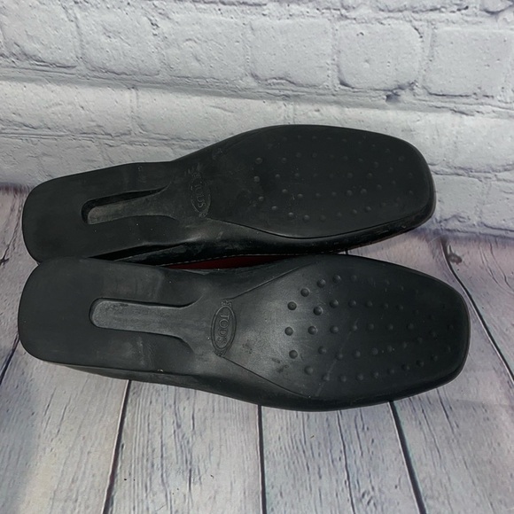 TOD'S Women's Leather burgundy loafers Size 7 1/2 - Picture 5 of 9